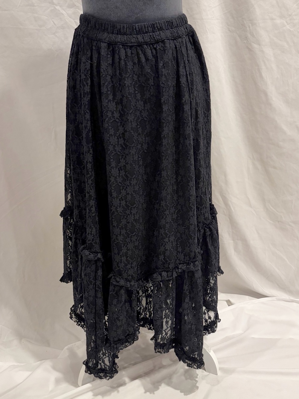 NWOT Black Lace Tiered Midi Skirt
